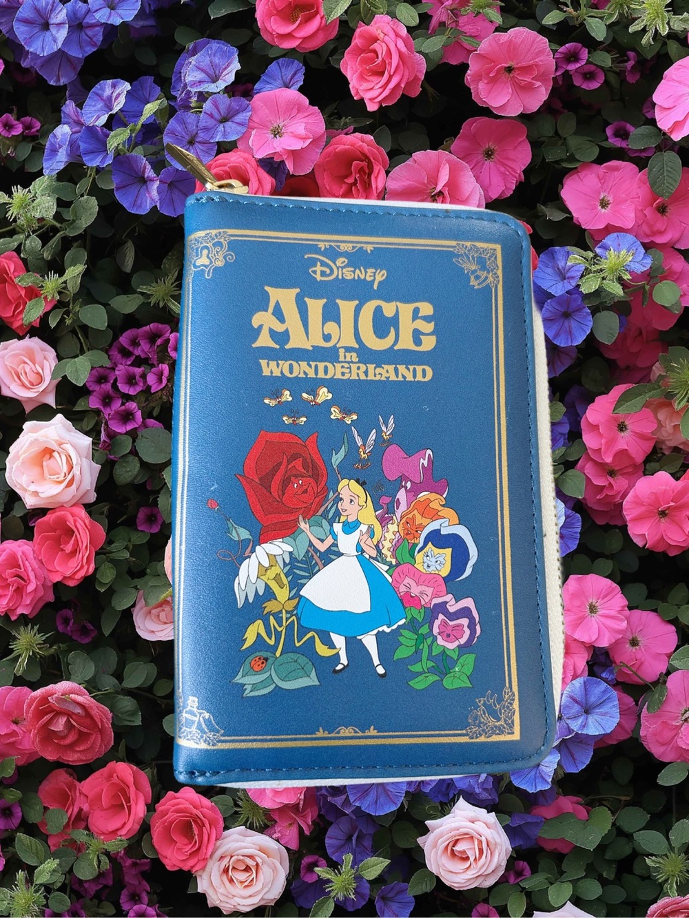 Disney Loungefly Alice in Wonderland Zip Wallet